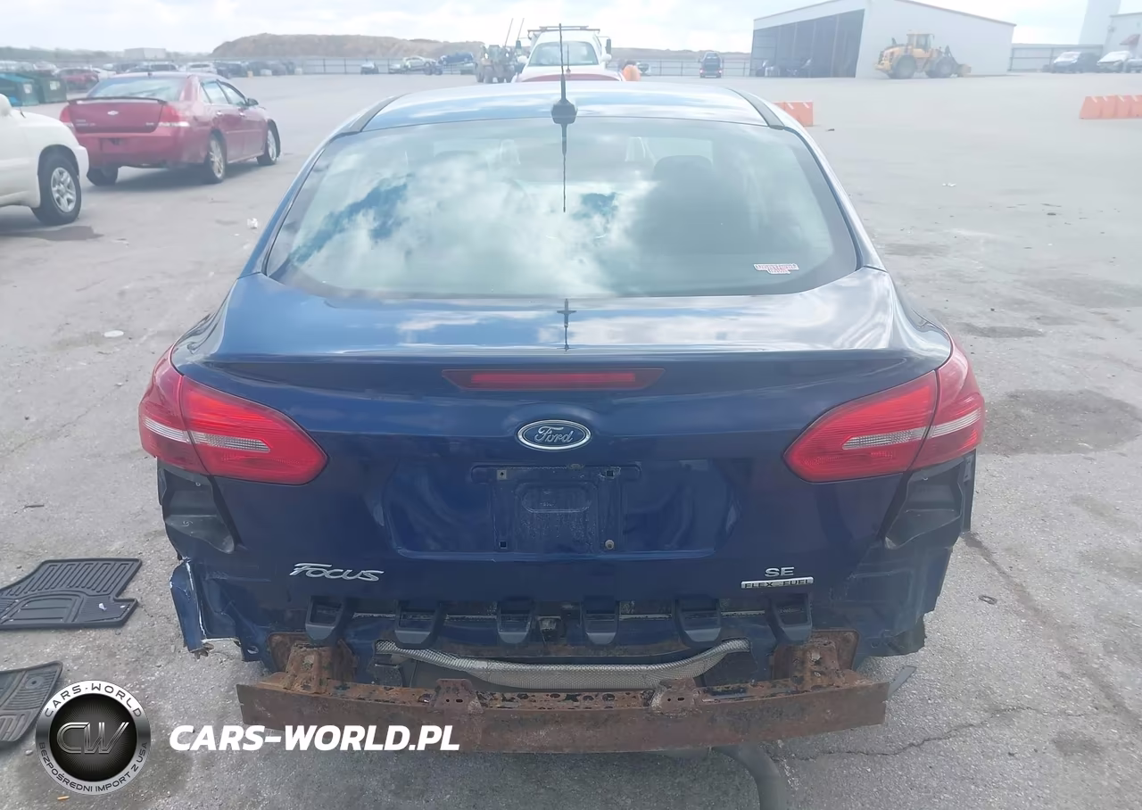 2016 Ford Focus Se VIN:1FADP3F28GL359294 - 17