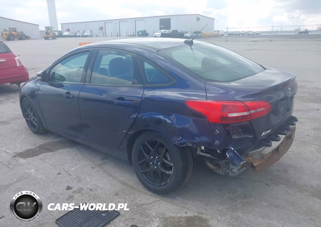 2016 Ford Focus Se VIN:1FADP3F28GL359294 - 3