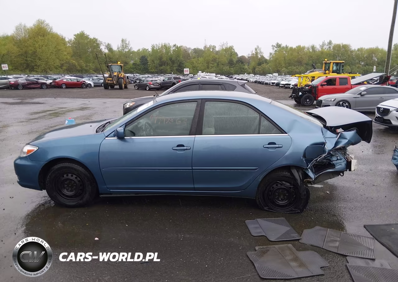 2003 Toyota Camry Le VIN:JTDBE32K830234160 - 15