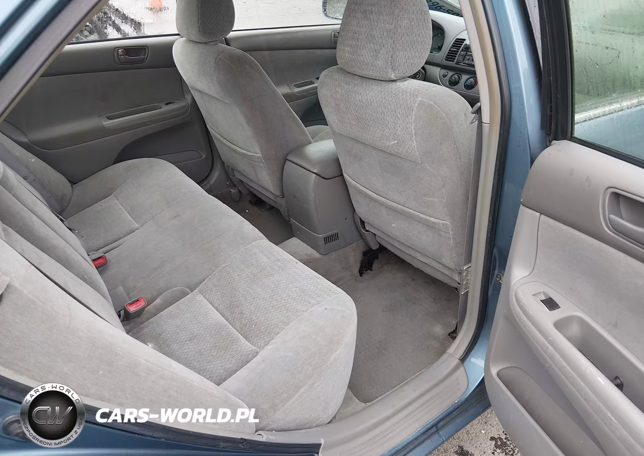 2003 Toyota Camry Le VIN:JTDBE32K830234160 - 8