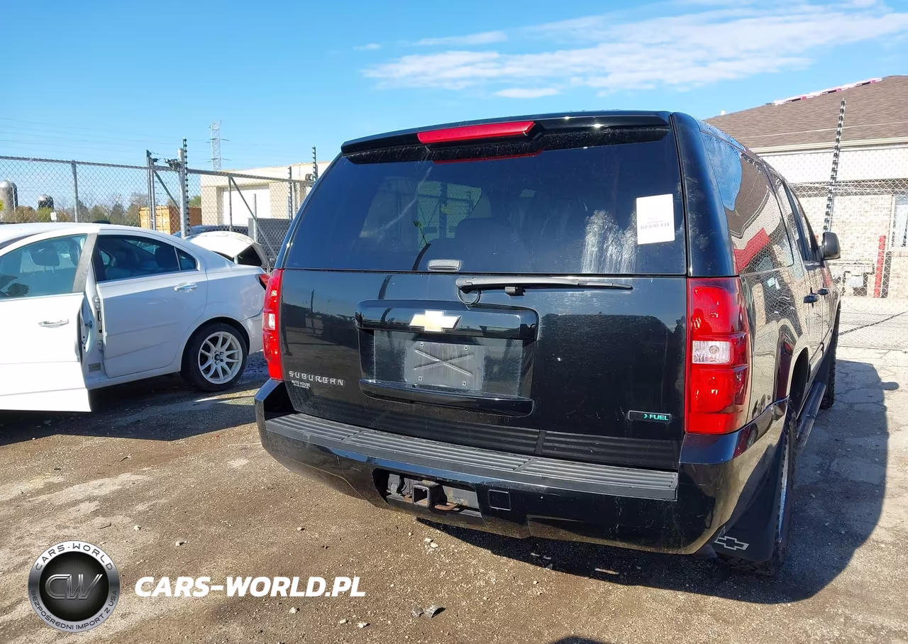 2011 Chevrolet Suburban 1500 Ls VIN:1GNSCHE09BR362440 - 16