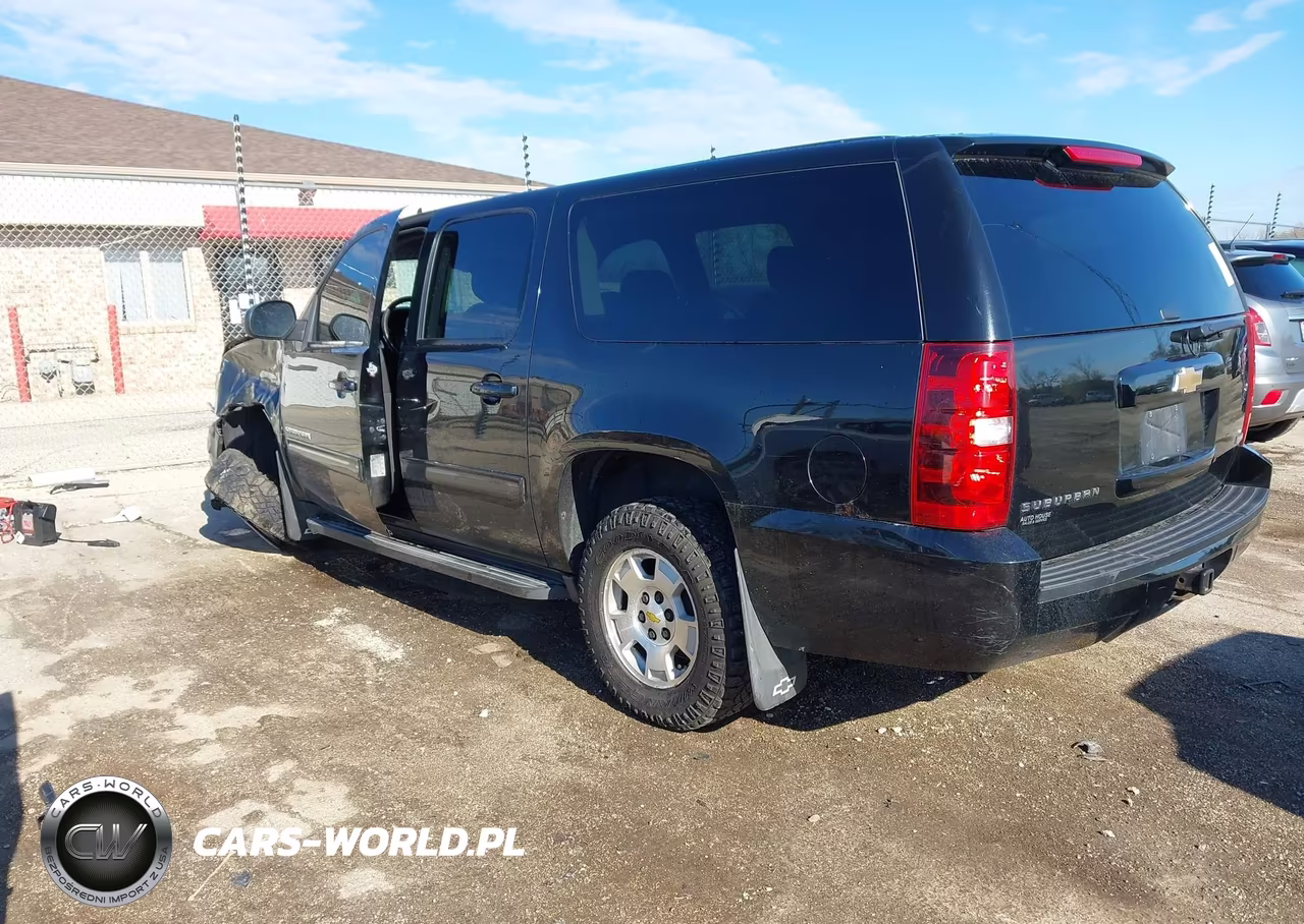 2011 Chevrolet Suburban 1500 Ls VIN:1GNSCHE09BR362440 - 3