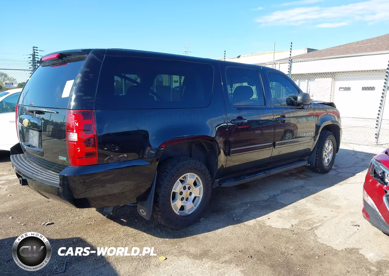 2011 Chevrolet Suburban 1500 Ls VIN:1GNSCHE09BR362440 - 4