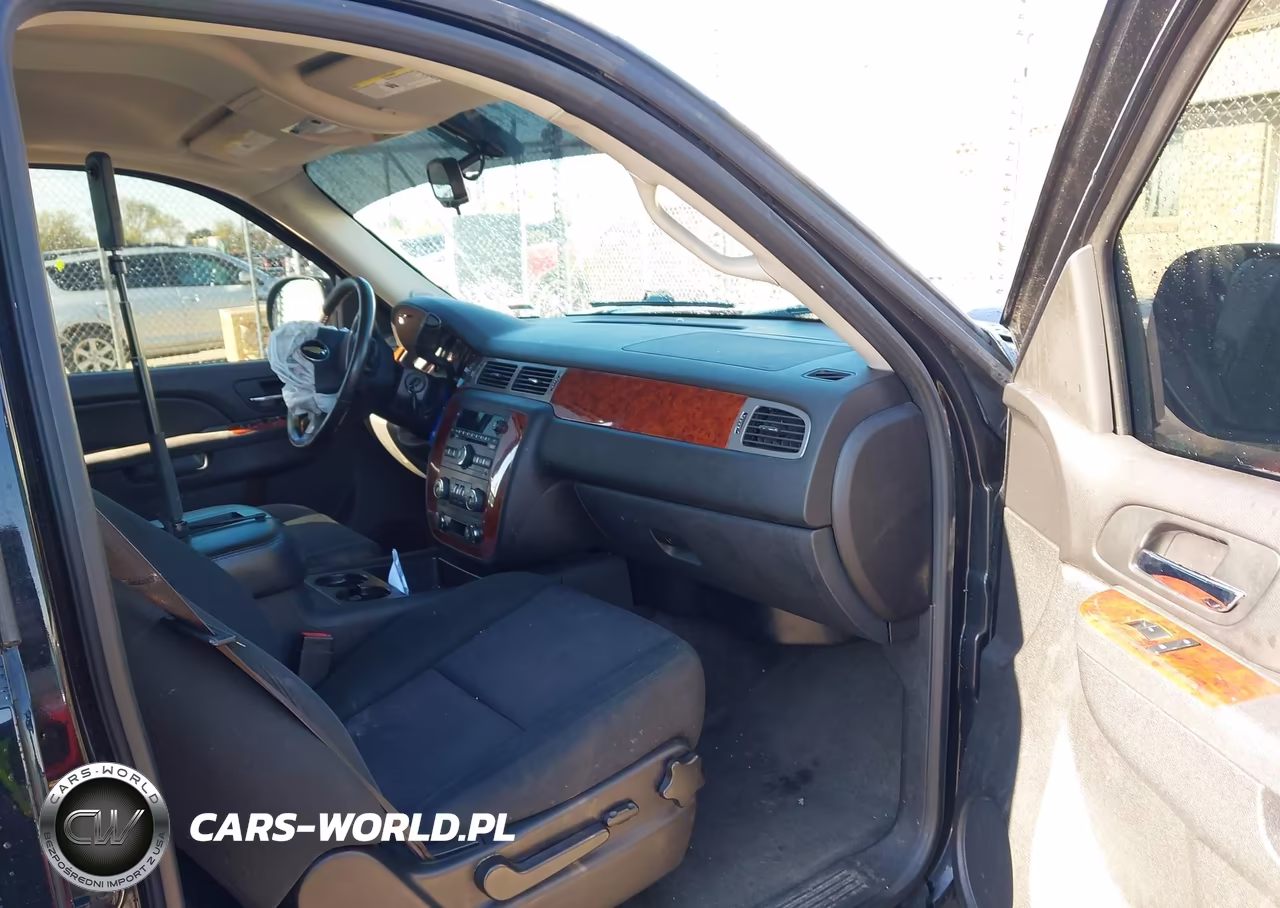 2011 Chevrolet Suburban 1500 Ls VIN:1GNSCHE09BR362440 - 5