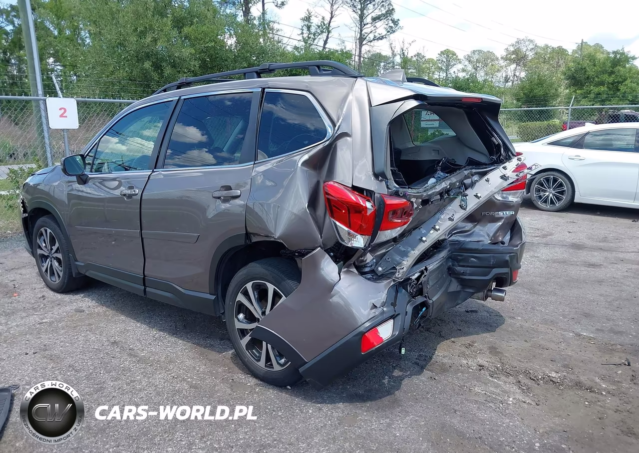 2023 Subaru Forester Limited VIN:JF2SKAPC5PH440477 - 3
