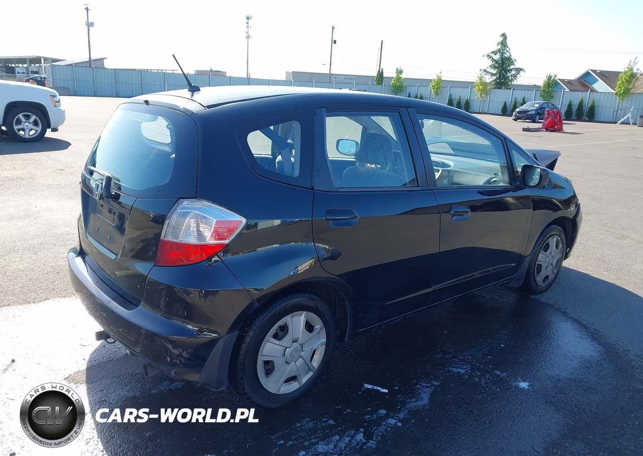 2013 Honda Fit VIN:JHMGE8H37DC020178 - 4