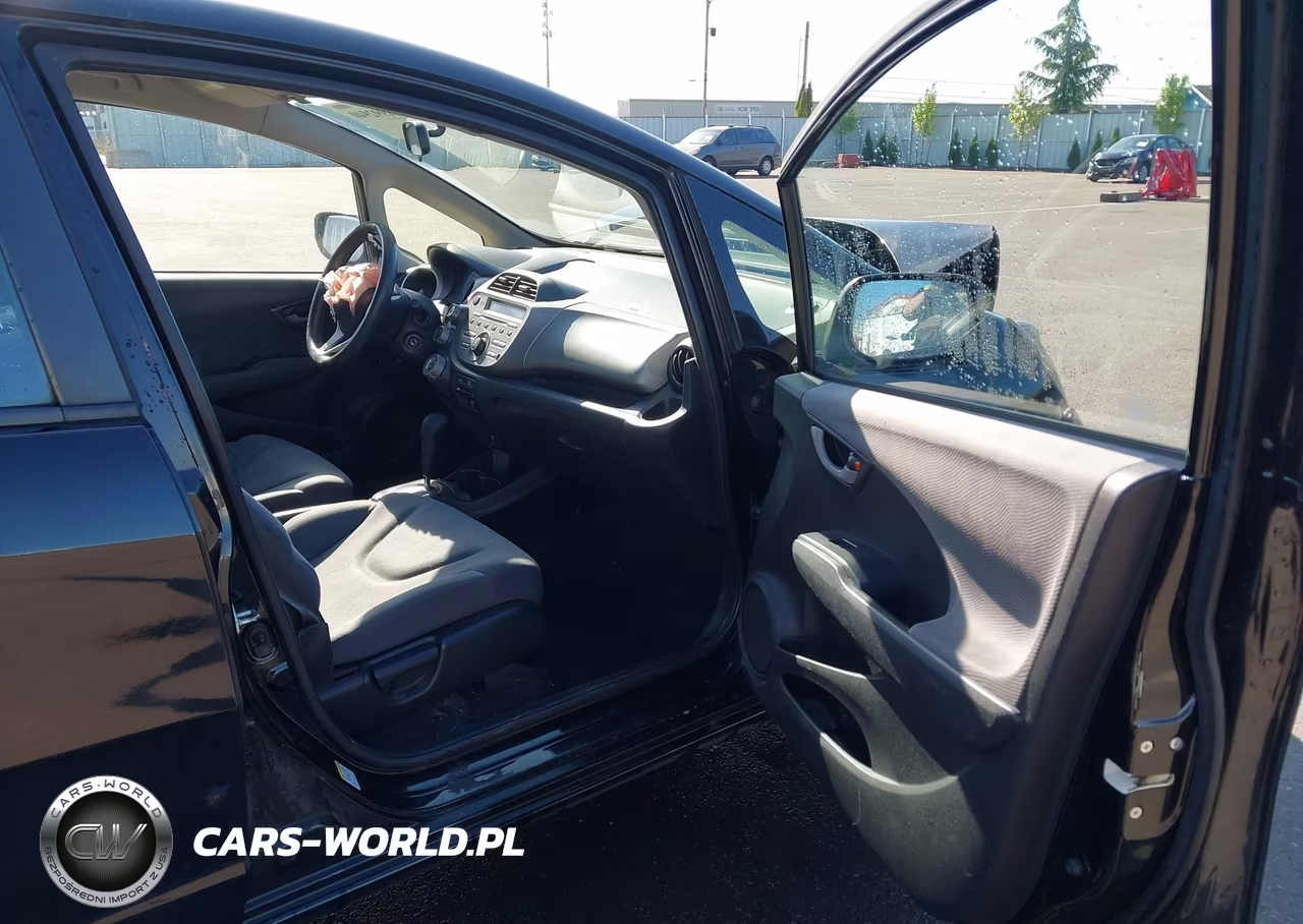2013 Honda Fit VIN:JHMGE8H37DC020178 - 5