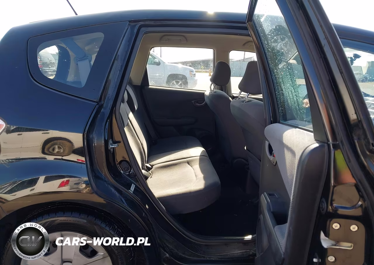 2013 Honda Fit VIN:JHMGE8H37DC020178 - 8