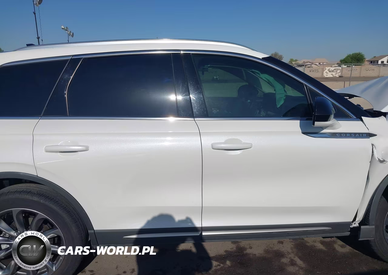 2020 Lincoln Corsair Standard VIN:5LMCJ1C93LUL29078 - 13