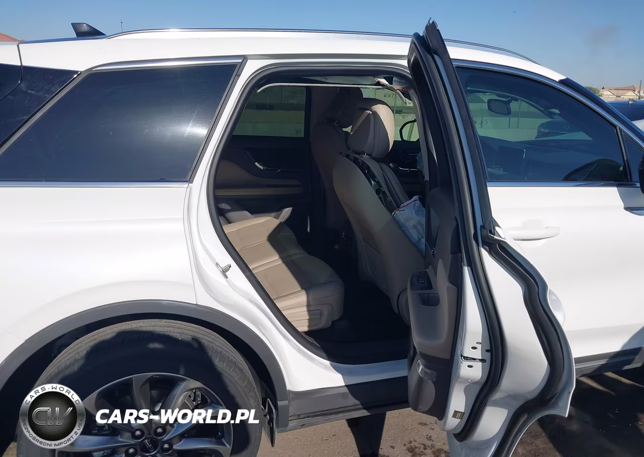 2020 Lincoln Corsair Standard VIN:5LMCJ1C93LUL29078 - 8