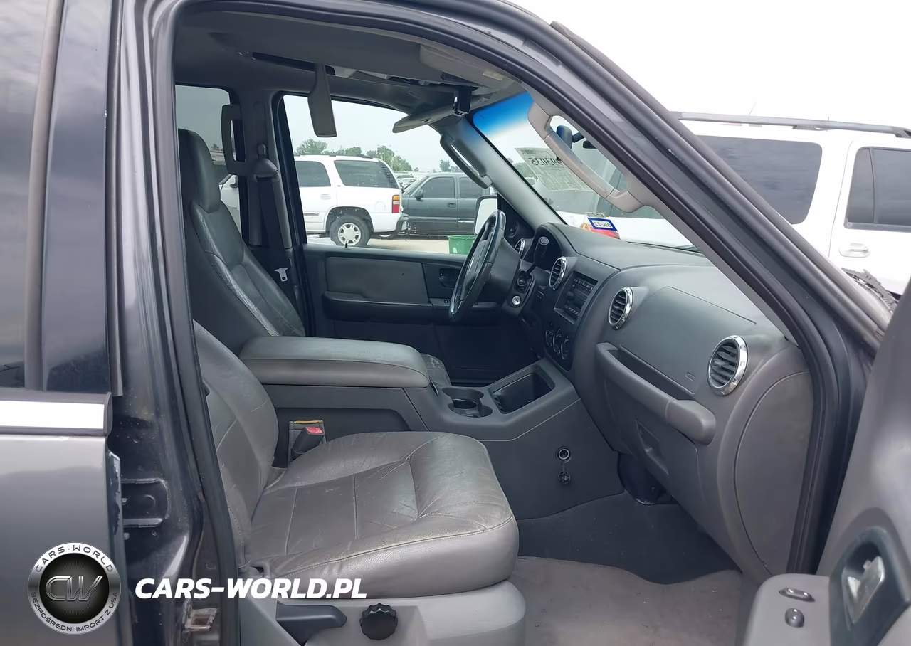 2003 Ford Expedition Xlt VIN:1FMRU15W93LA75583 - 5
