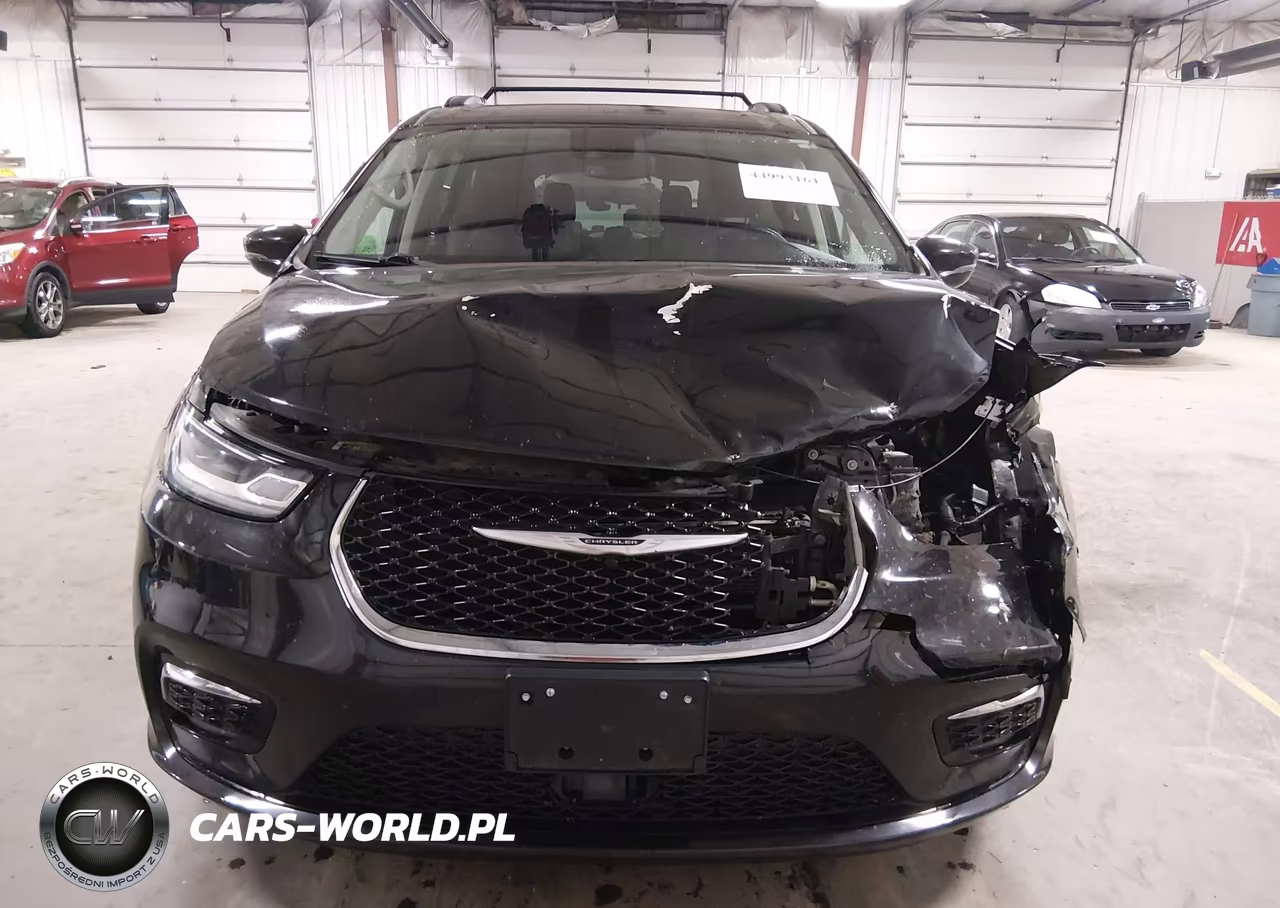 2022 Chrysler Pacifica Touring L VIN:2C4RC1BG2NR141602 - 13
