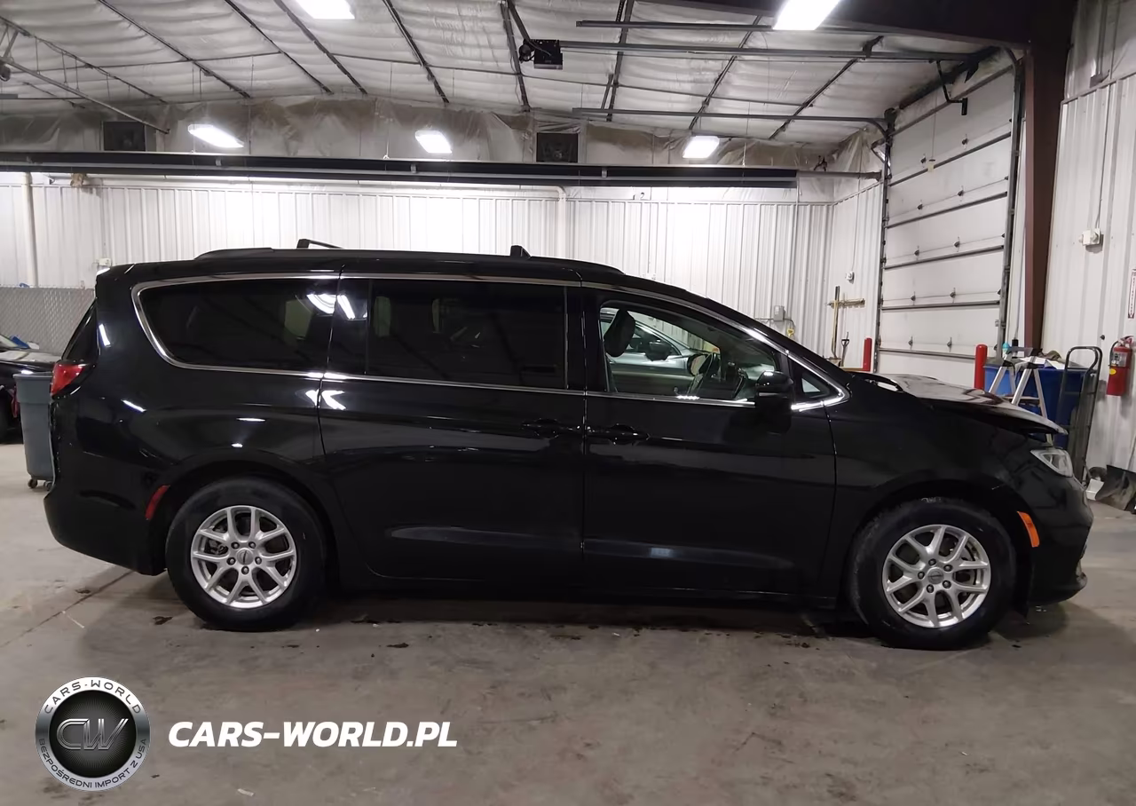 2022 Chrysler Pacifica Touring L VIN:2C4RC1BG2NR141602 - 14