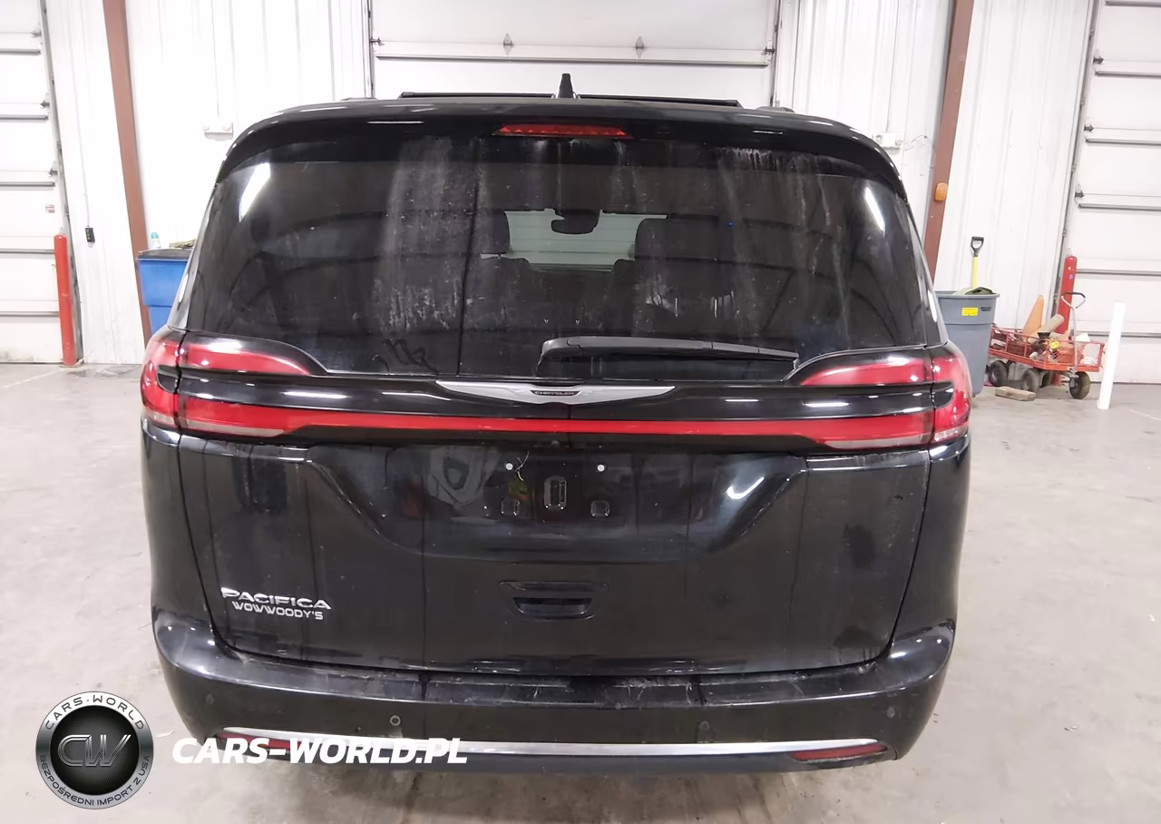 2022 Chrysler Pacifica Touring L VIN:2C4RC1BG2NR141602 - 17