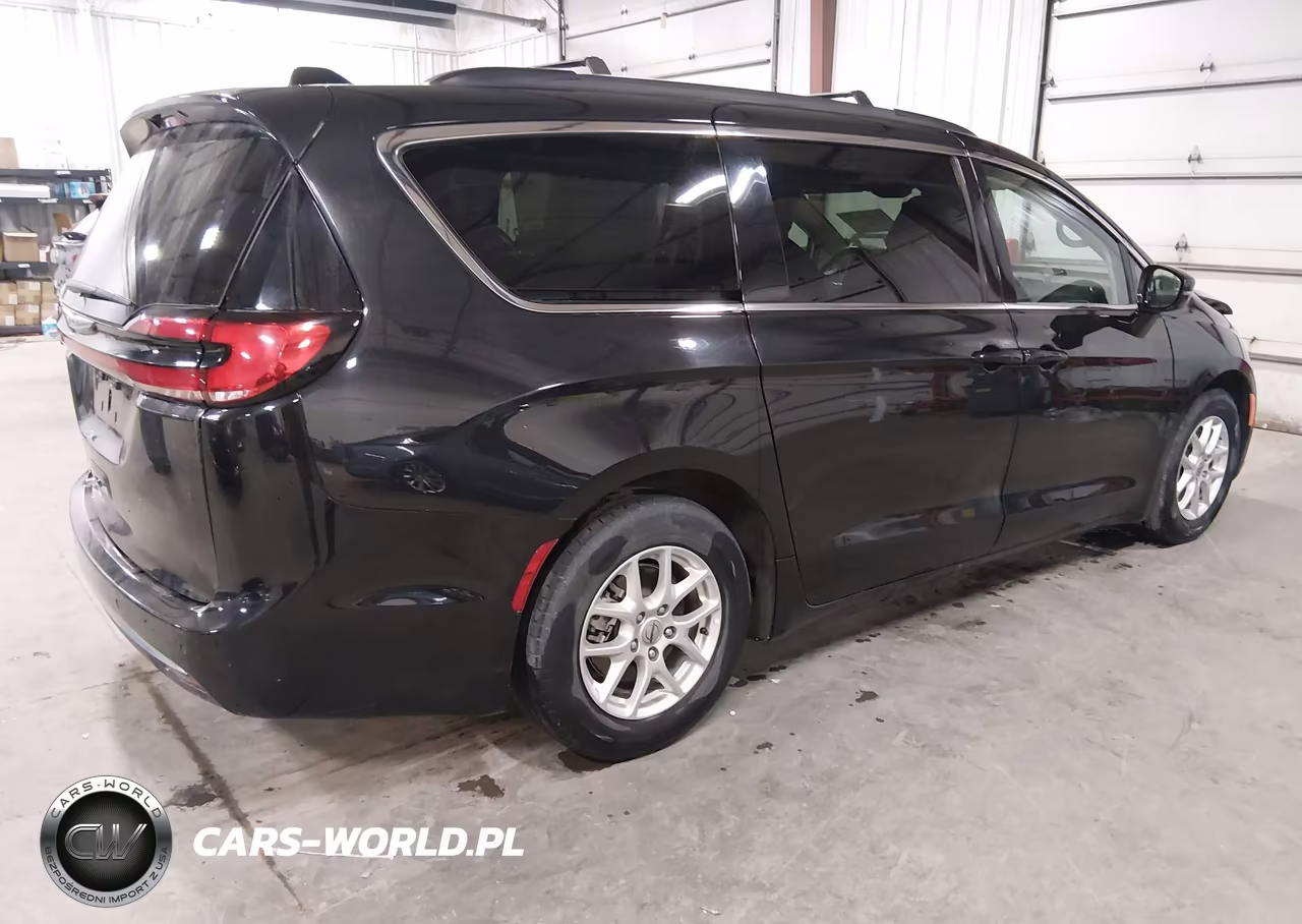 2022 Chrysler Pacifica Touring L VIN:2C4RC1BG2NR141602 - 4