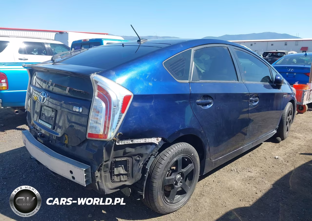 2012 Toyota Prius Three VIN:JTDKN3DU3C1605718 - 4