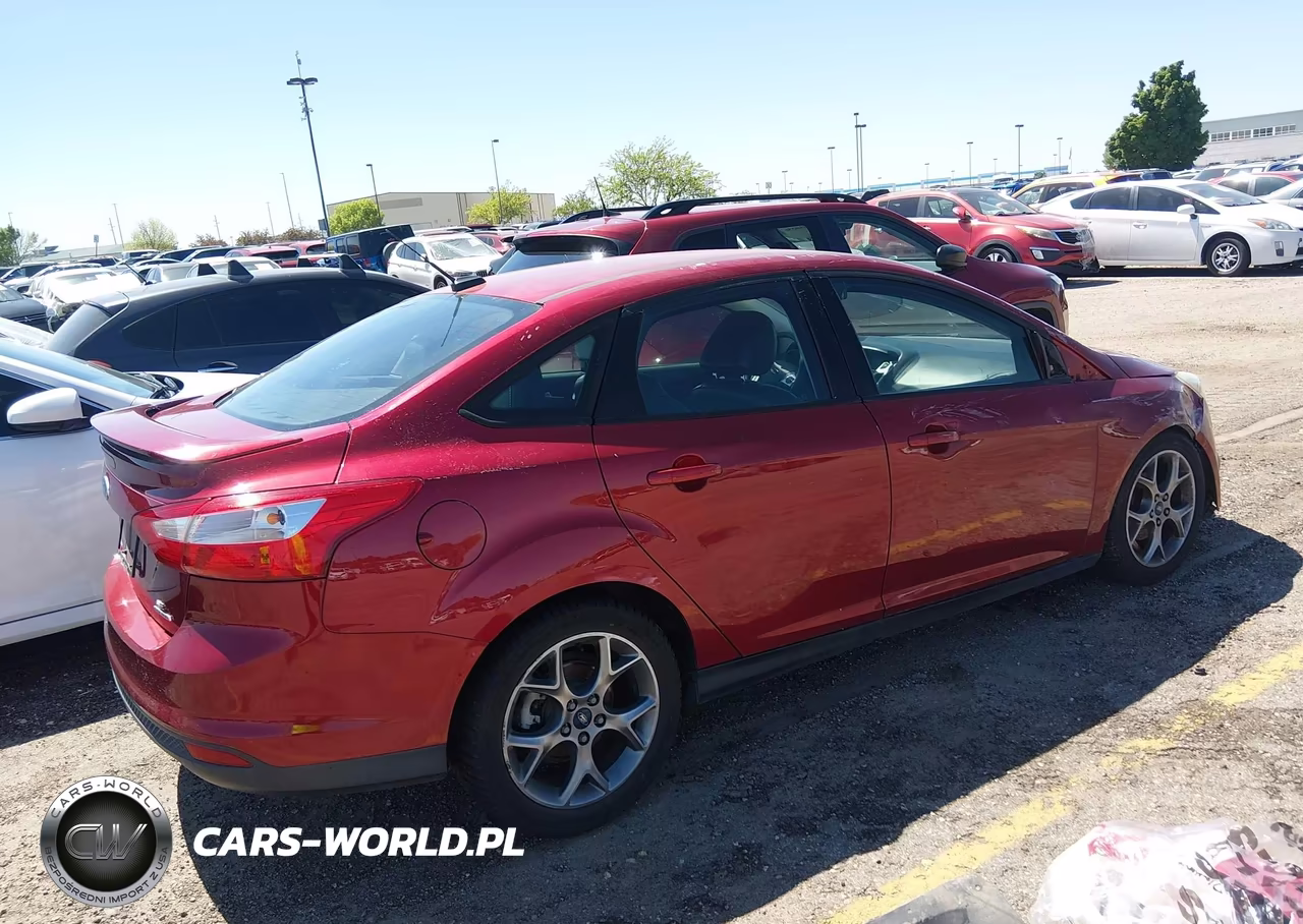 2014 Ford Focus Se VIN:1FADP3F29EL444013 - 4