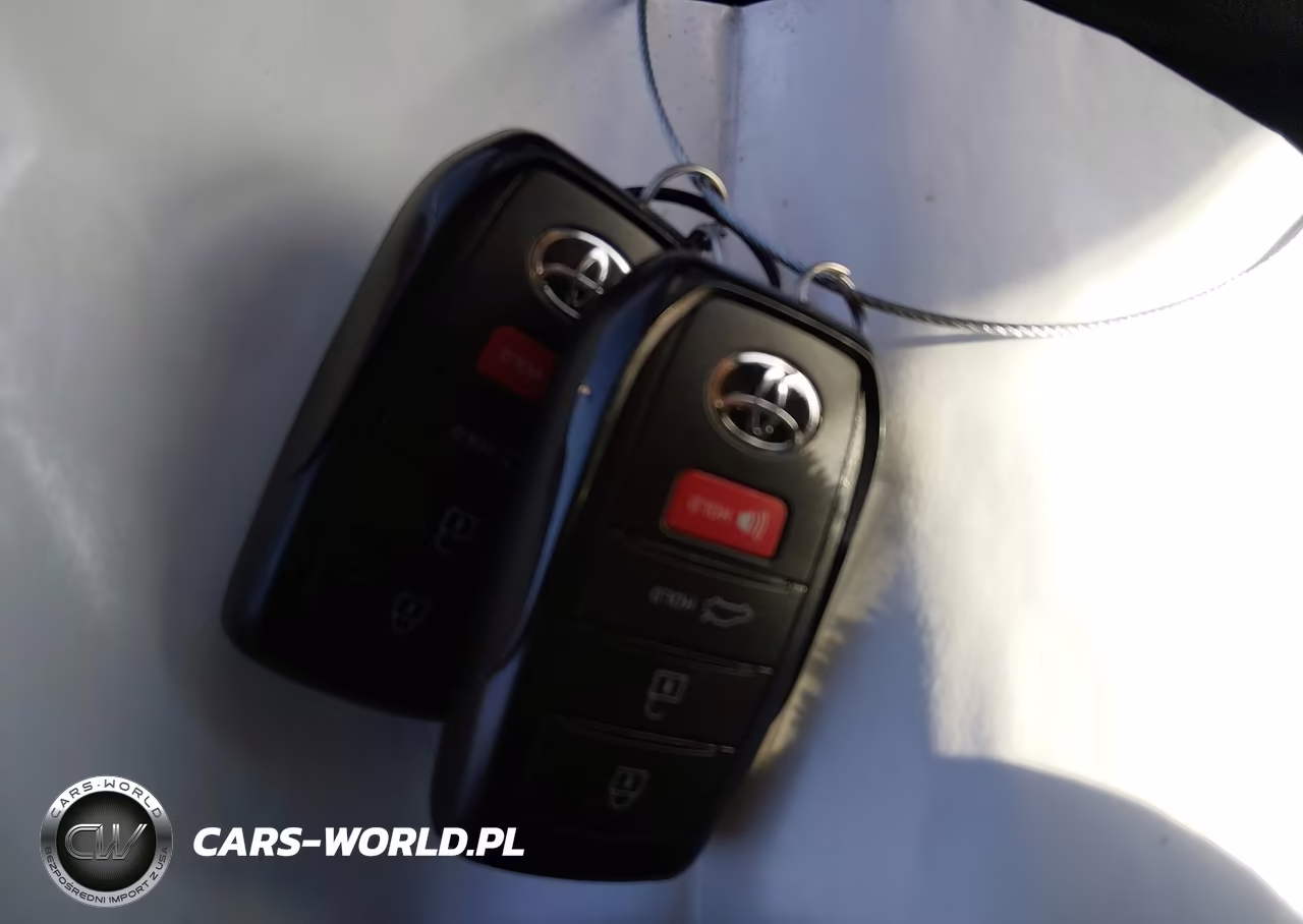 2026 Toyota Camry Le VIN:4T1DAACKXTU236441 - 11