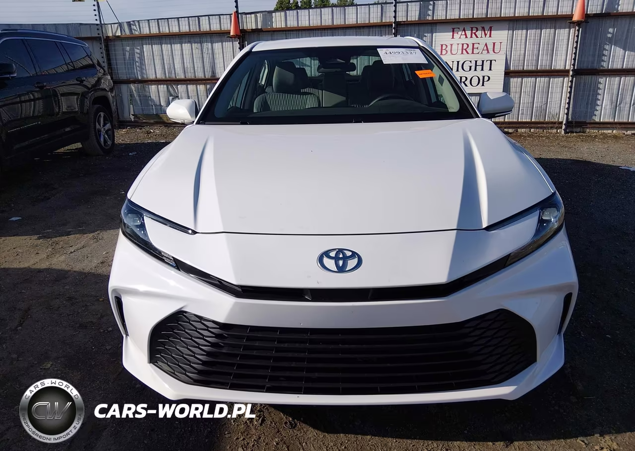 2026 Toyota Camry Le VIN:4T1DAACKXTU236441 - 12