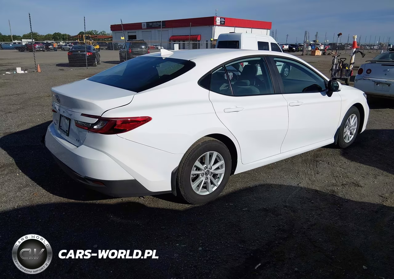 2026 Toyota Camry Le VIN:4T1DAACKXTU236441 - 4