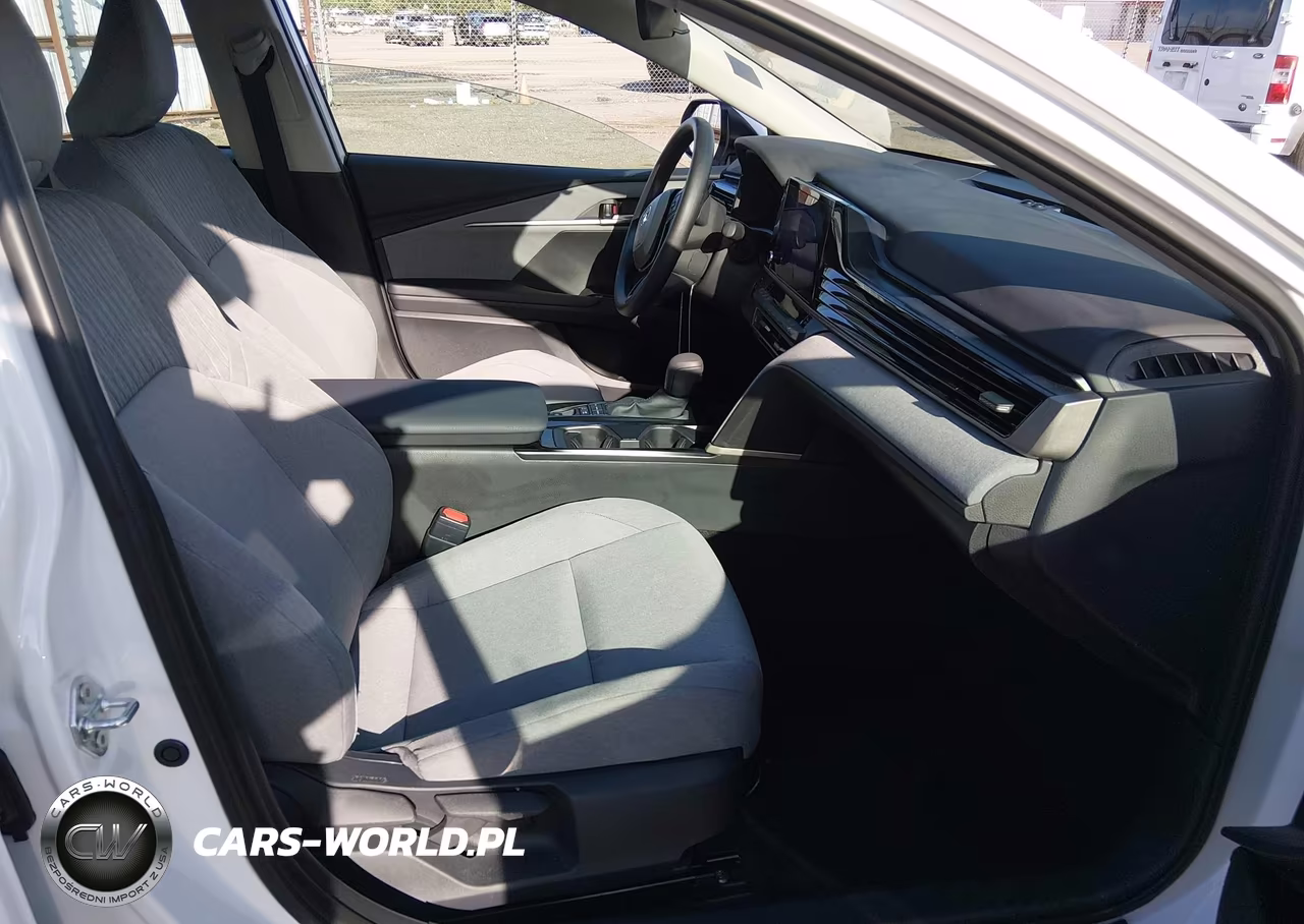 2026 Toyota Camry Le VIN:4T1DAACKXTU236441 - 5