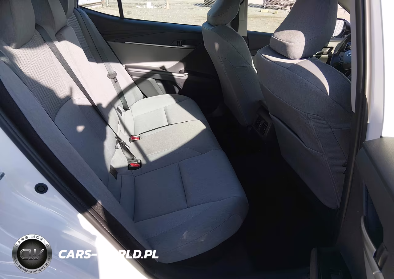 2026 Toyota Camry Le VIN:4T1DAACKXTU236441 - 8