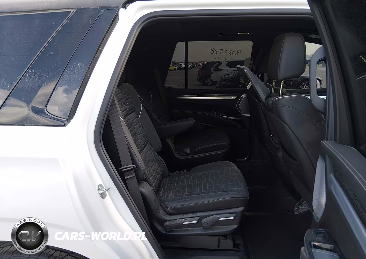 2025 Cadillac Escalade V-Series VIN:1GYS9HR92SR226354 - 8