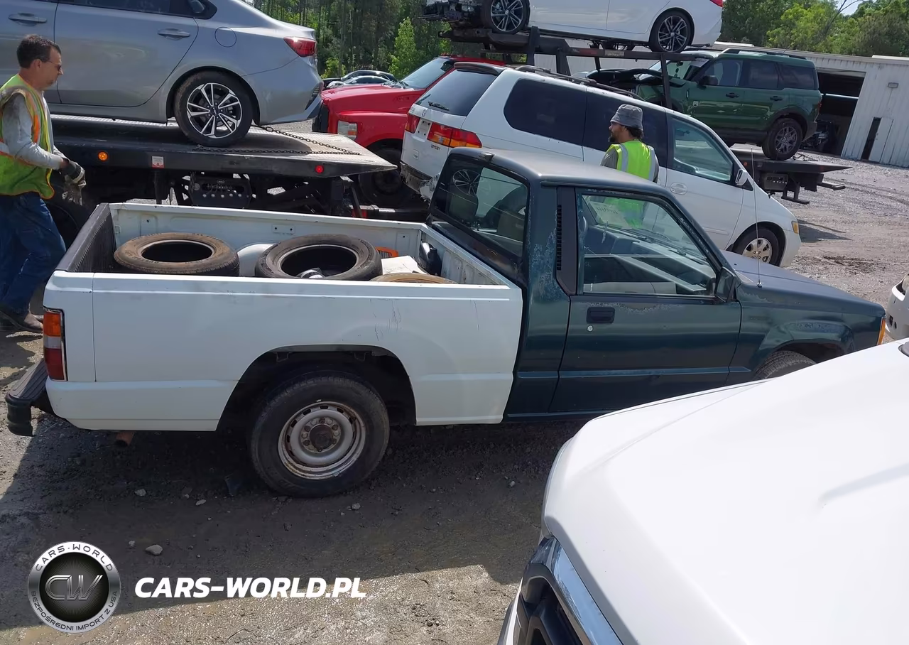 1993 Mitsubishi Mighty Max - S VIN:JA7LS21G4PP000306 - 13