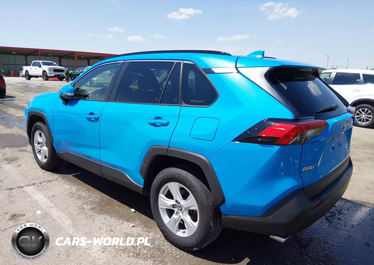 2021 Toyota Rav4 Xle VIN:JTMP1RFV2MD071122 - 3