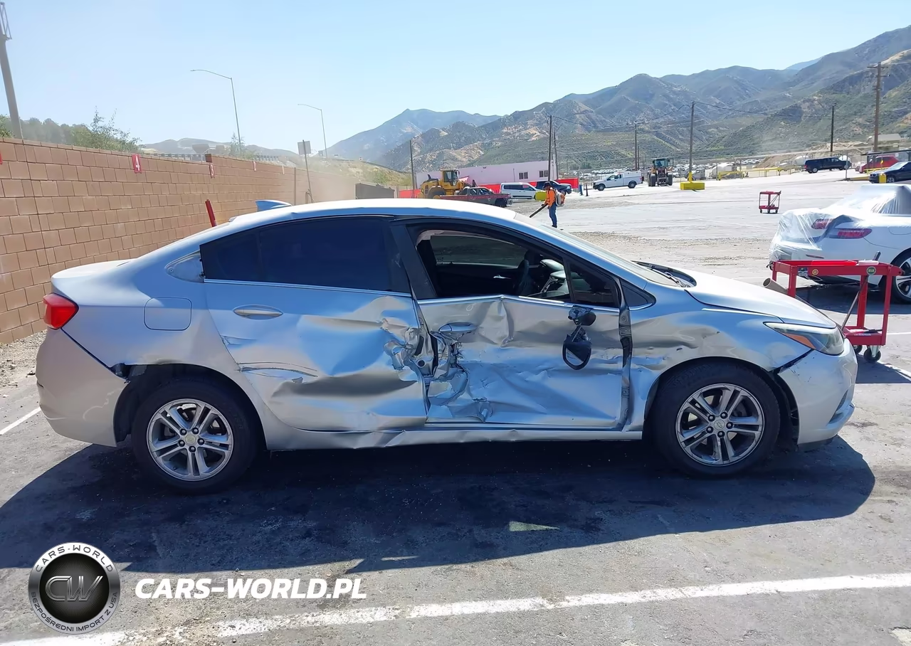 2018 Chevrolet Cruze Lt Auto VIN:1G1BE5SM8J7239353 - 13