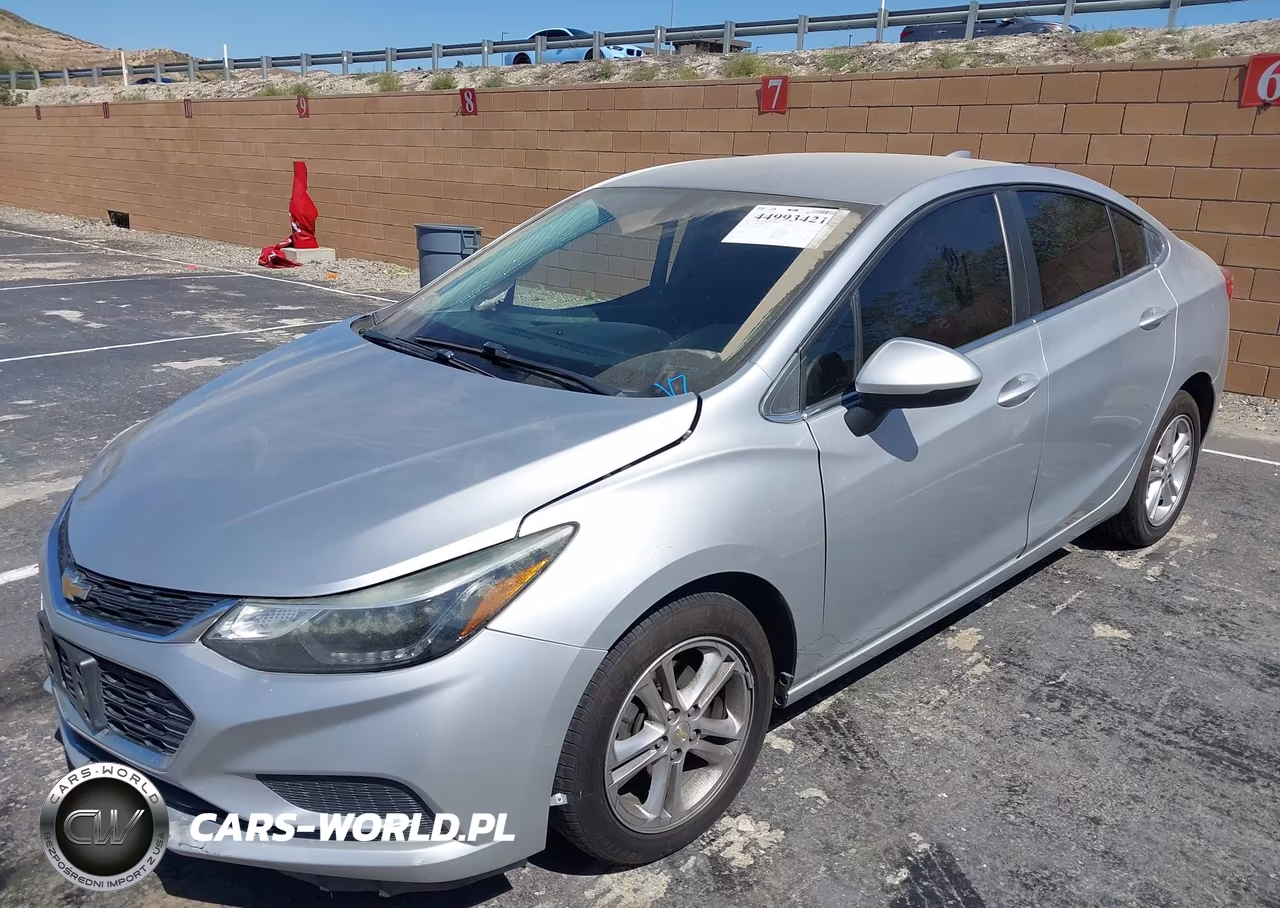 2018 Chevrolet Cruze Lt Auto VIN:1G1BE5SM8J7239353 - 2