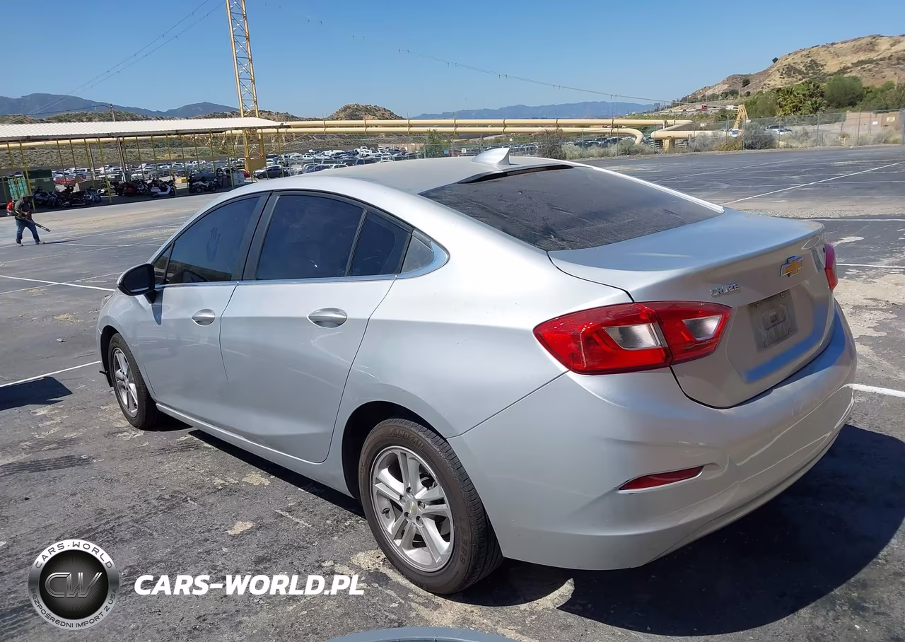 2018 Chevrolet Cruze Lt Auto VIN:1G1BE5SM8J7239353 - 3