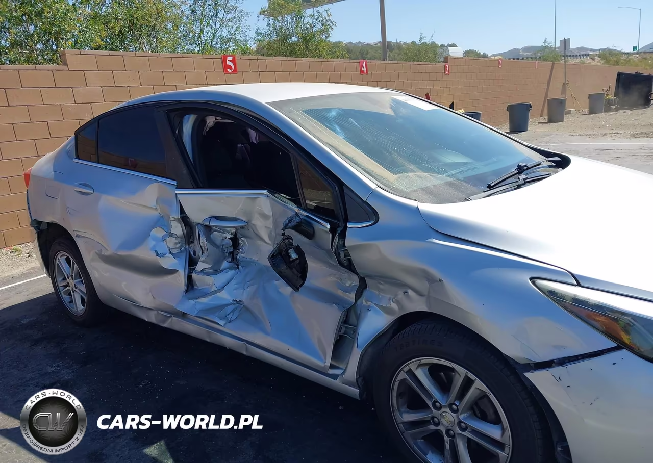 2018 Chevrolet Cruze Lt Auto VIN:1G1BE5SM8J7239353 - 6