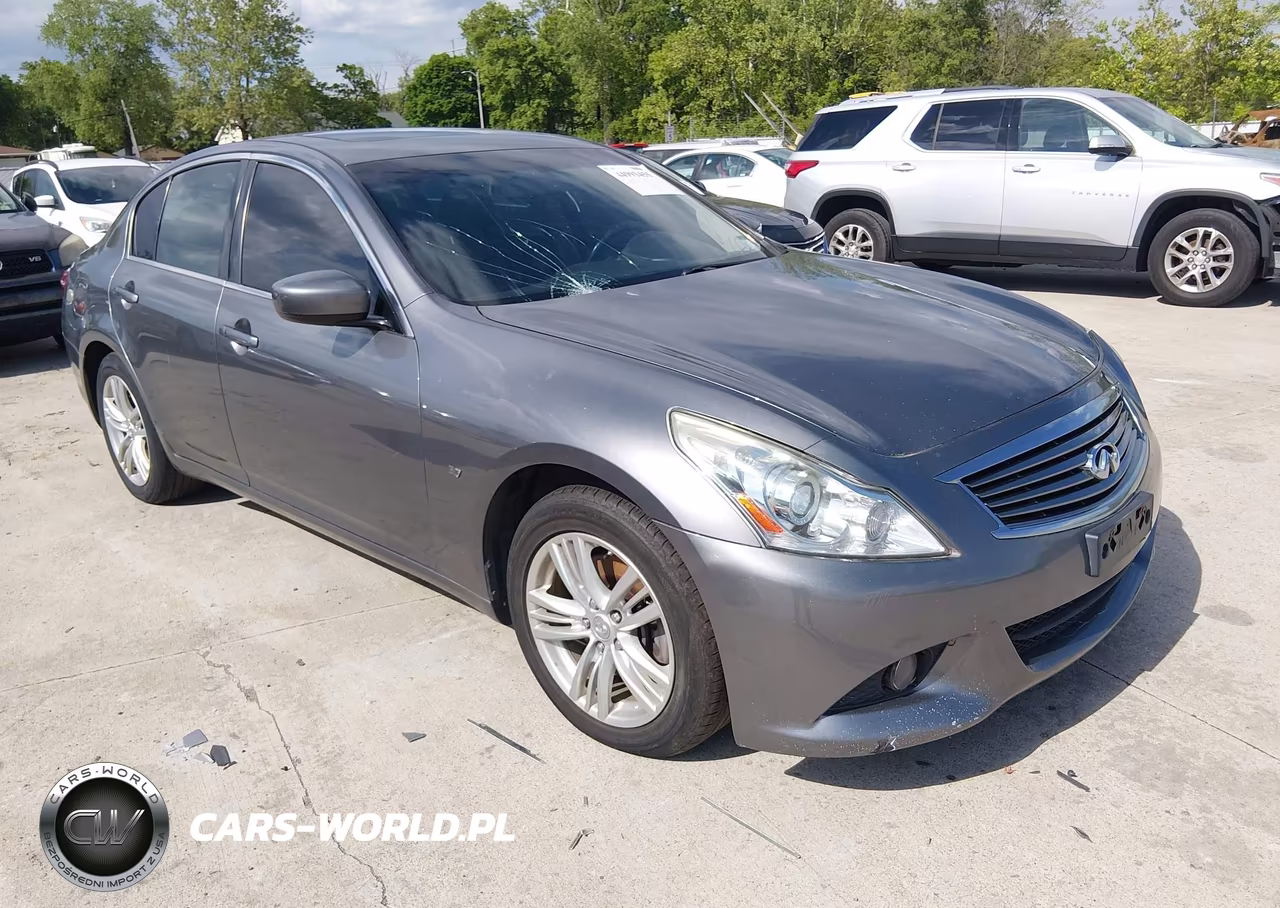 2015 Infiniti Q40