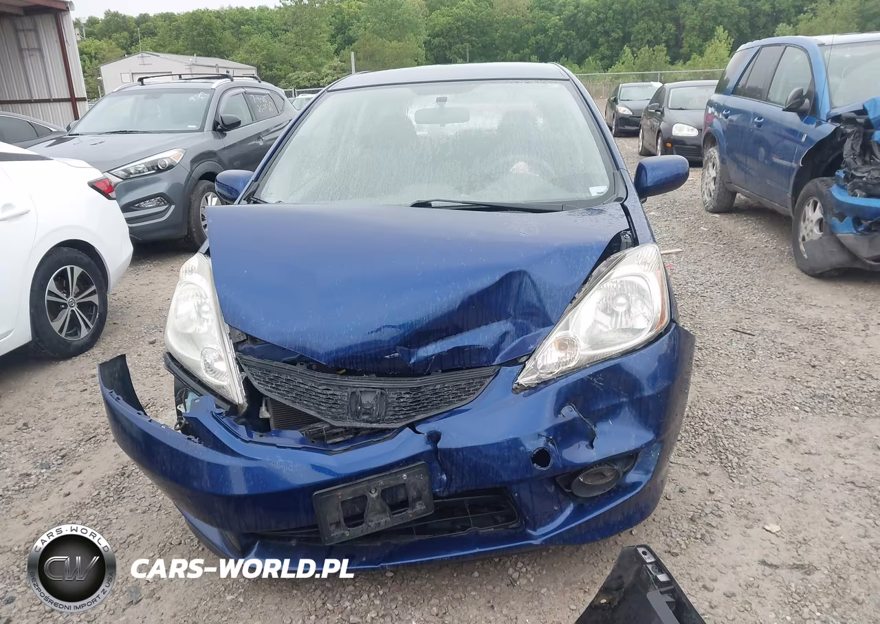 2011 Honda Fit Sport VIN:JHMGE8H5XBC024126 - 12