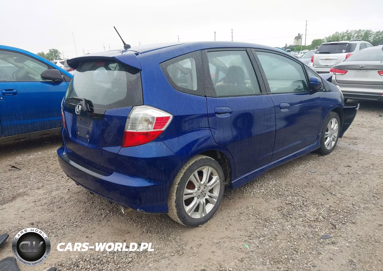 2011 Honda Fit Sport VIN:JHMGE8H5XBC024126 - 4