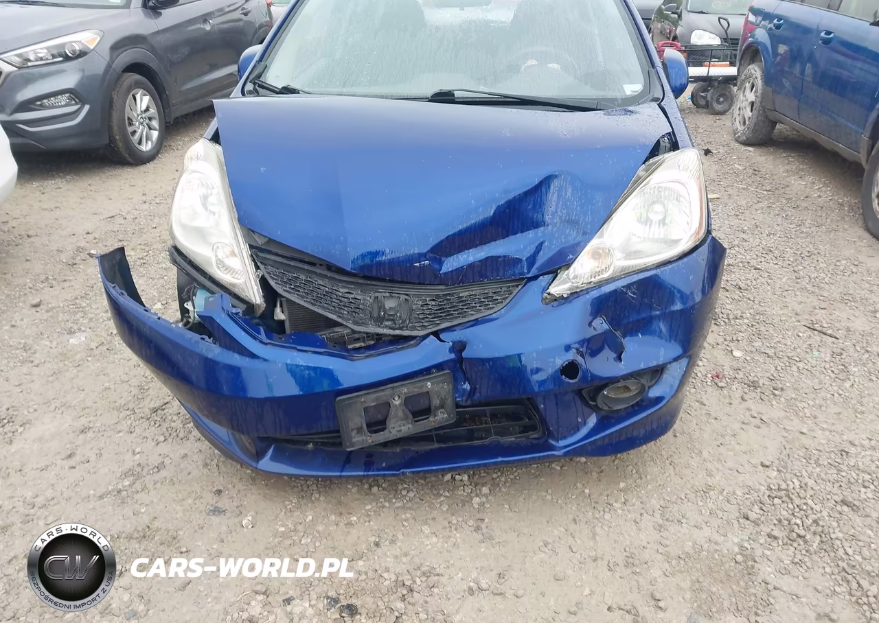 2011 Honda Fit Sport VIN:JHMGE8H5XBC024126 - 6