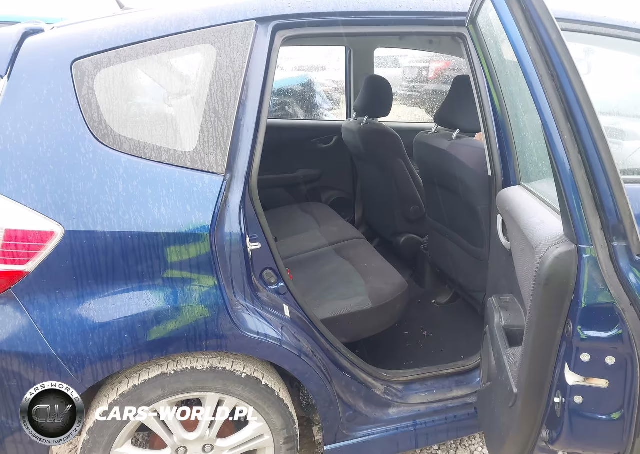 2011 Honda Fit Sport VIN:JHMGE8H5XBC024126 - 8