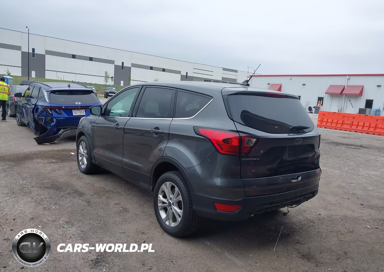 2019 Ford Escape Se VIN:1FMCU9GD2KUB33347 - 3