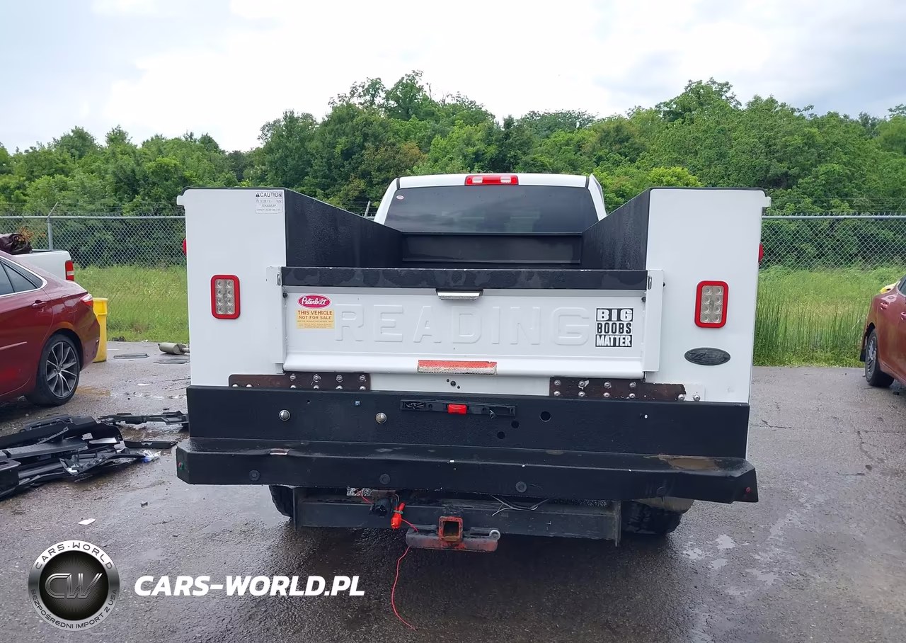 2017 Ram 2500 Tradesman 4X2 8' Box VIN:3C6UR4HL4HG705721 - 17