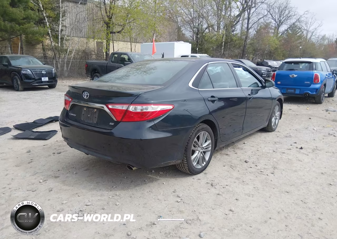 2017 Toyota Camry Se VIN:4T1BF1FK9HU380851 - 4
