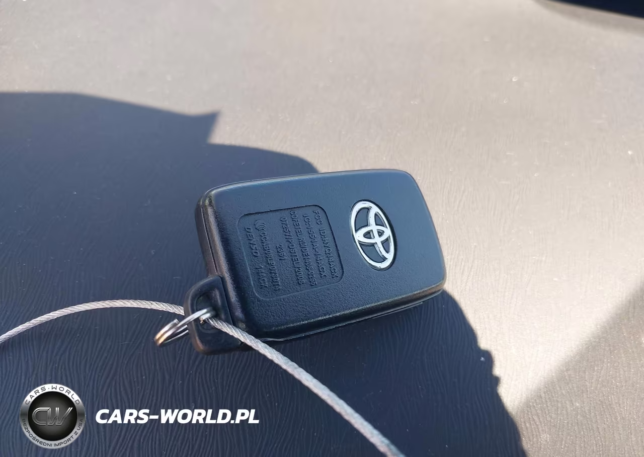 2015 Toyota Prius Four VIN:JTDKN3DU0F1914664 - 11