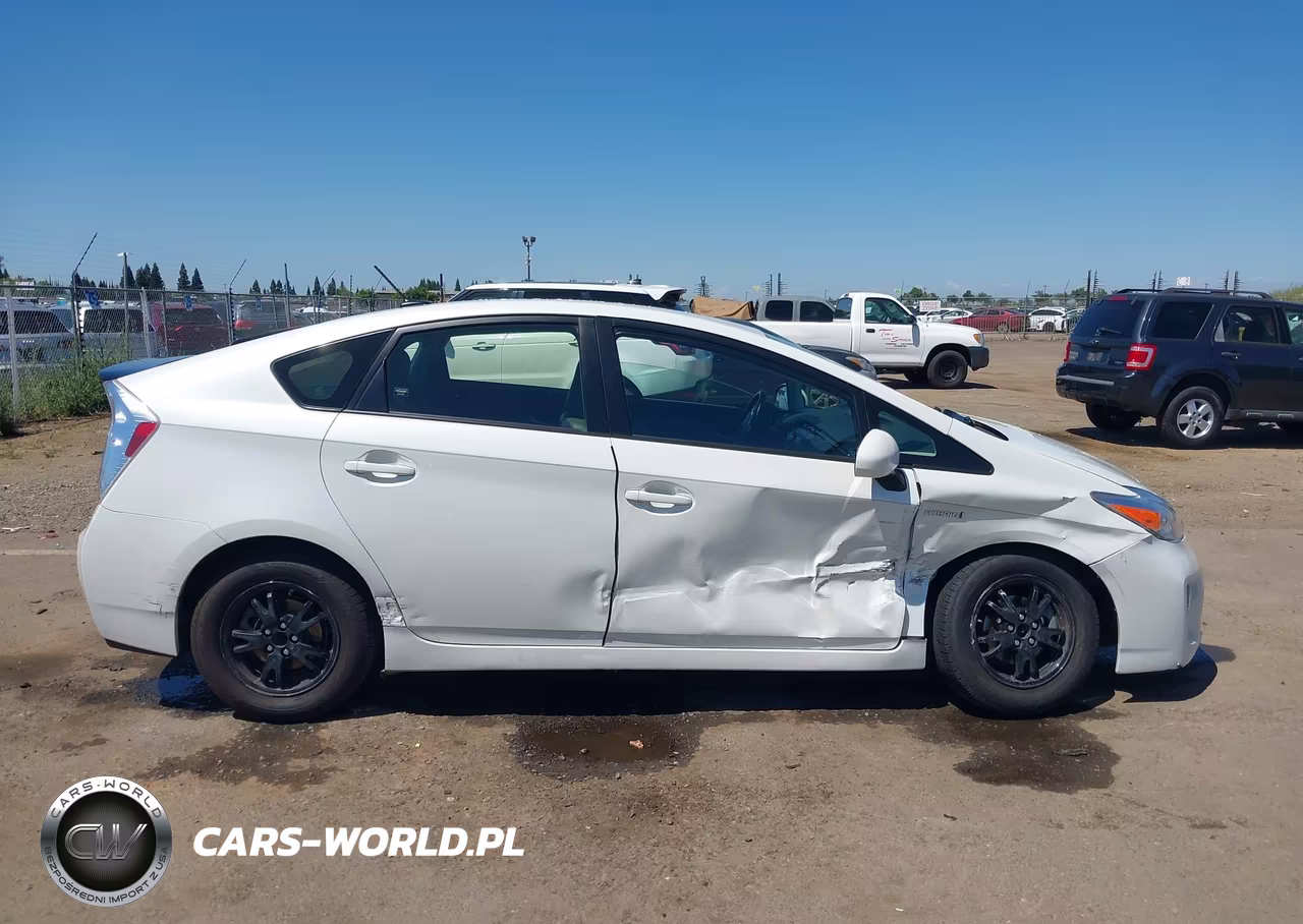 2015 Toyota Prius Four VIN:JTDKN3DU0F1914664 - 13