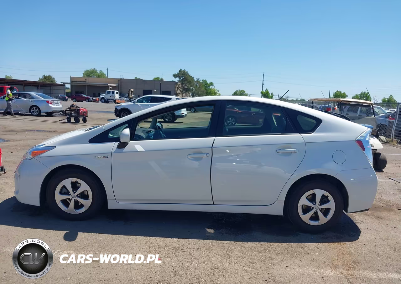2015 Toyota Prius Four VIN:JTDKN3DU0F1914664 - 14