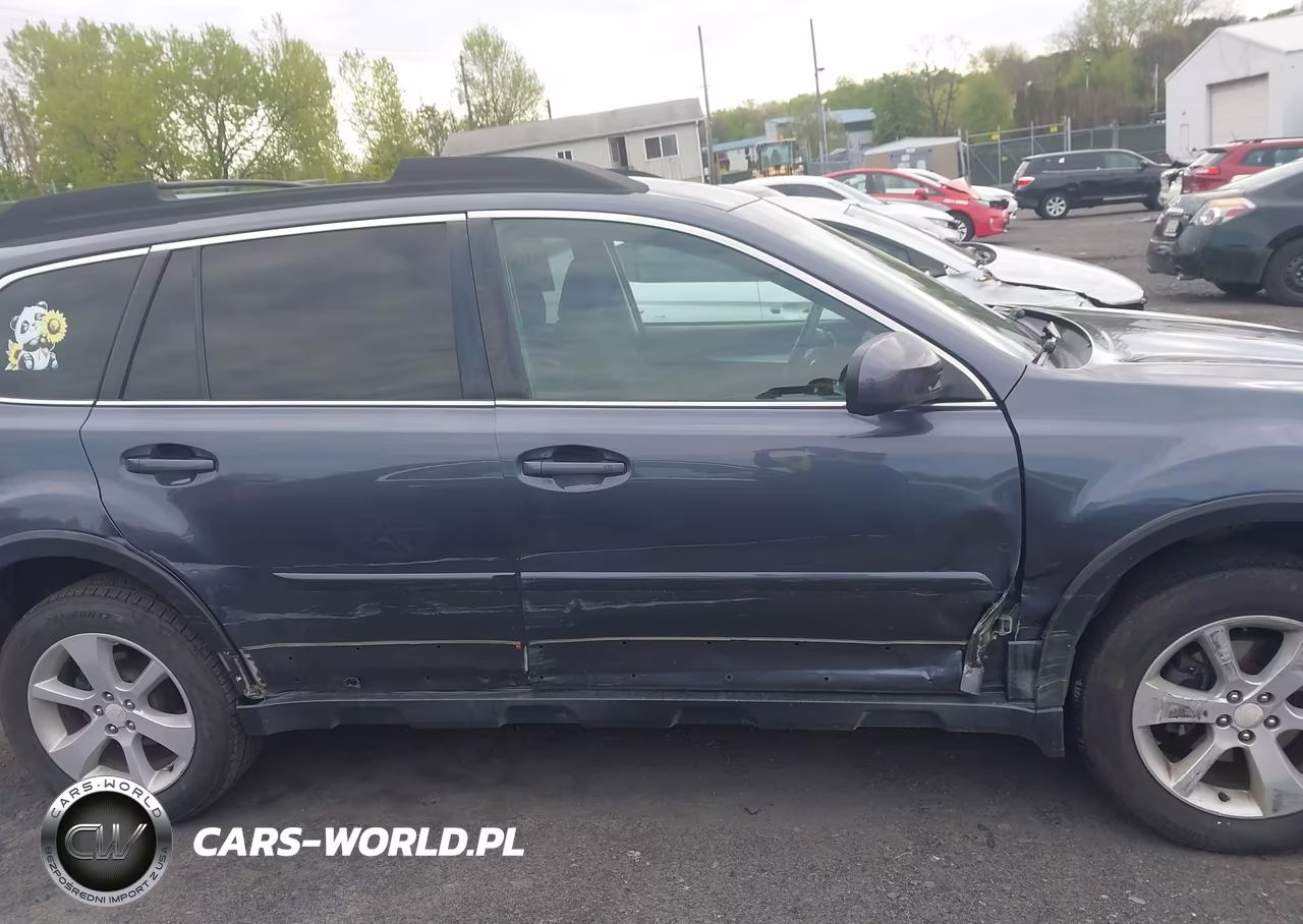2014 Subaru Outback 2.5I Premium VIN:4S4BRBCC9E3303747 - 13
