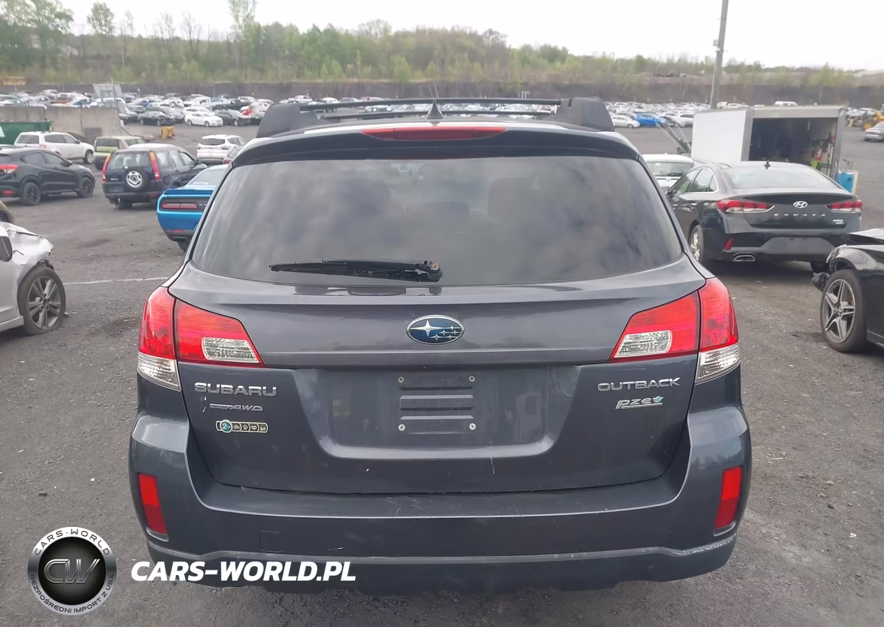 2014 Subaru Outback 2.5I Premium VIN:4S4BRBCC9E3303747 - 16