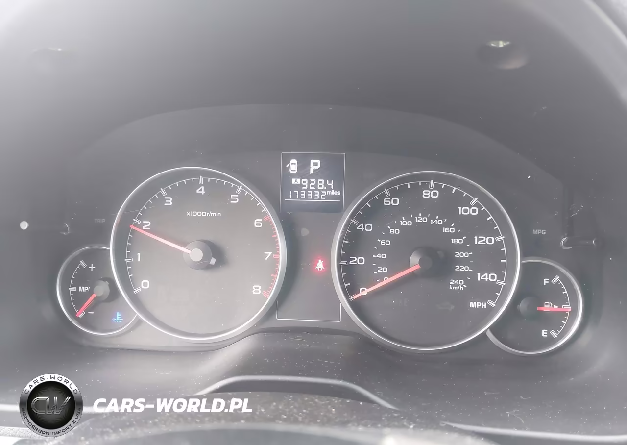 2014 Subaru Outback 2.5I Premium VIN:4S4BRBCC9E3303747 - 7