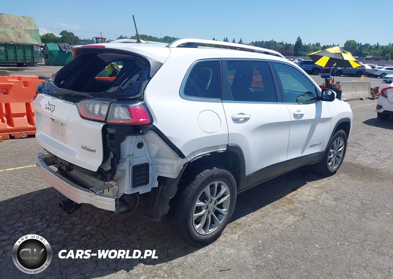 2021 Jeep Cherokee Latitude Lux 4X4 VIN:1C4PJMMX7MD133203 - 4
