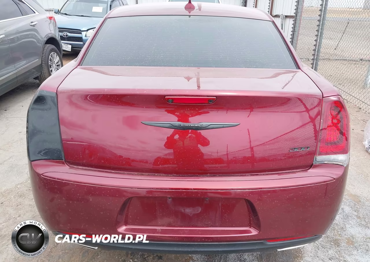 2023 Chrysler 300 Touring VIN:2C3CCAAG5PH590261 - 17
