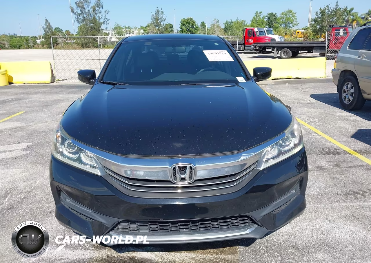 2017 Honda Accord Sport VIN:1HGCR2F5XHA185599 - 13